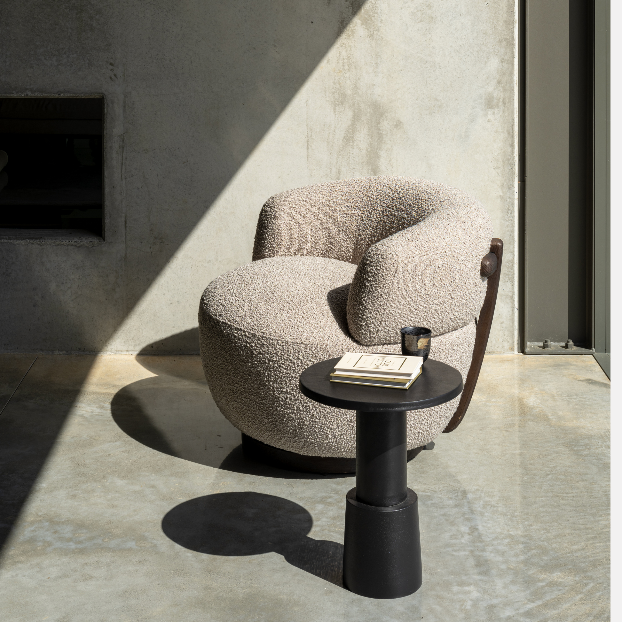 Alwin Swivel Armchair - Natural
