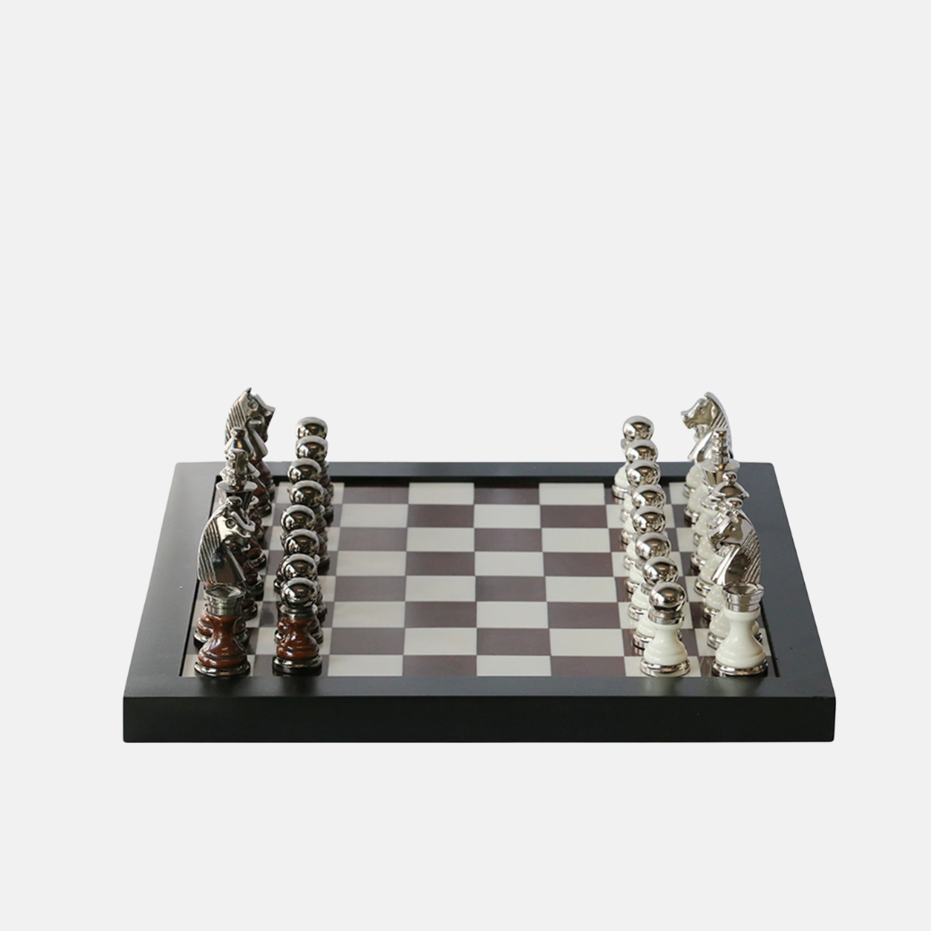 BOMBAY CHESS SET IN CHOCOLATE AND CREAM