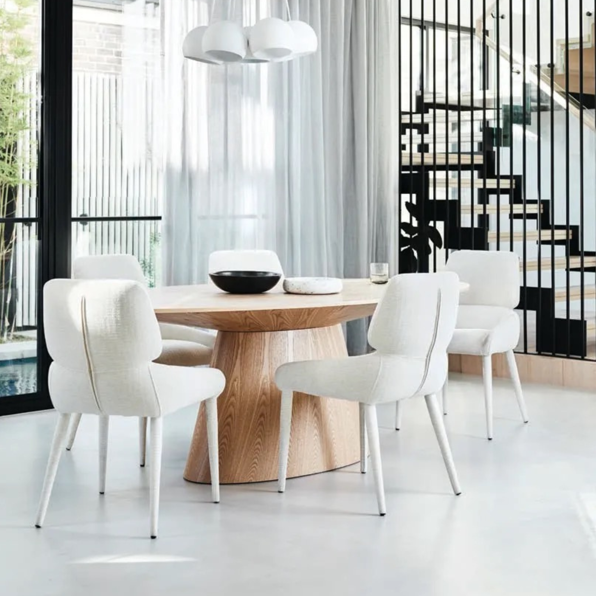 Classique Oval Dining Table - Natural