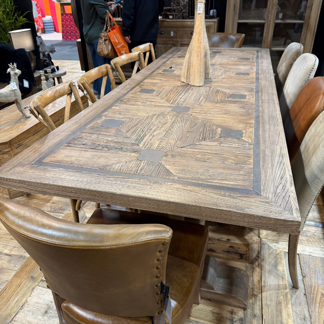 De Fleurs Dining Table