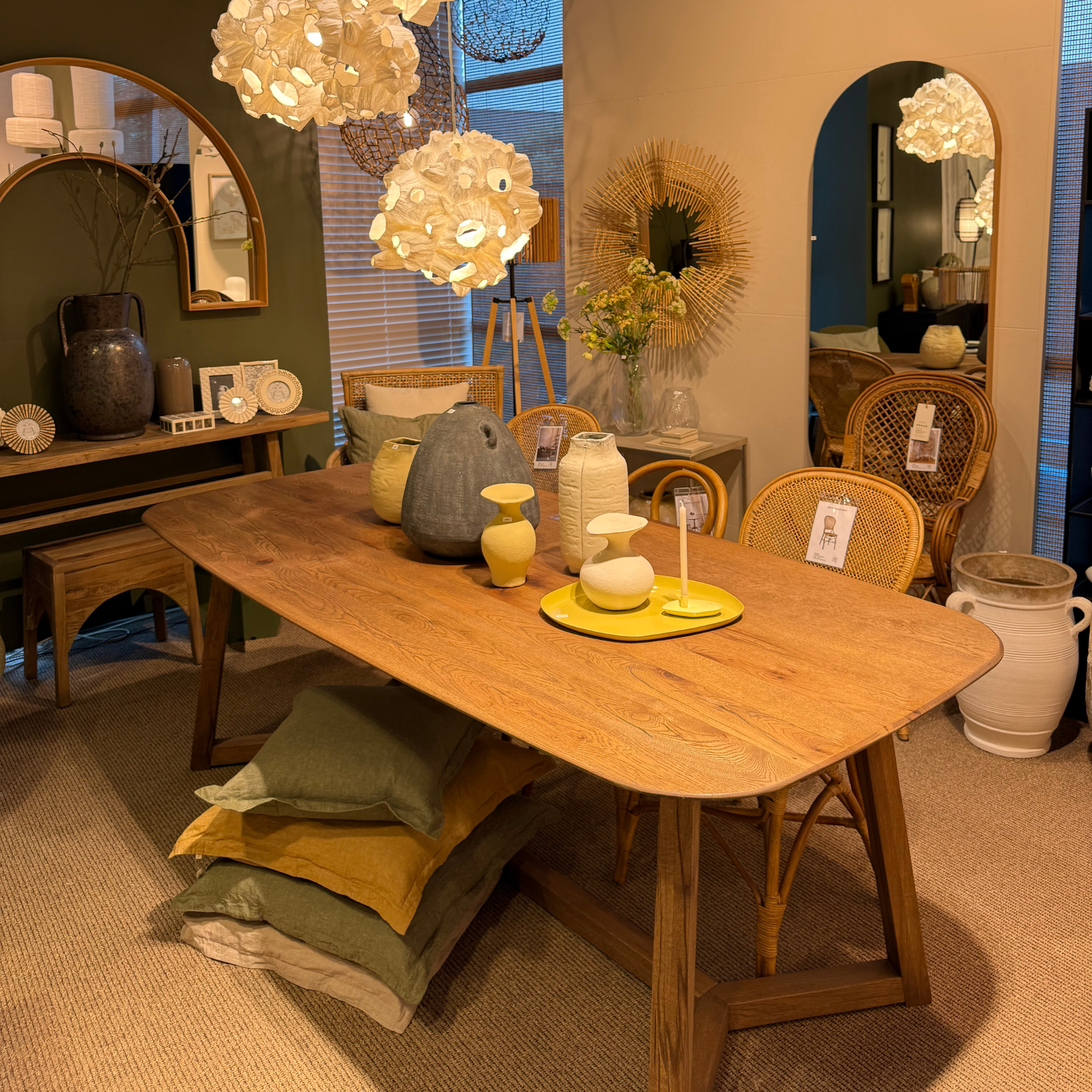 Hawaii Oak Dining Table
