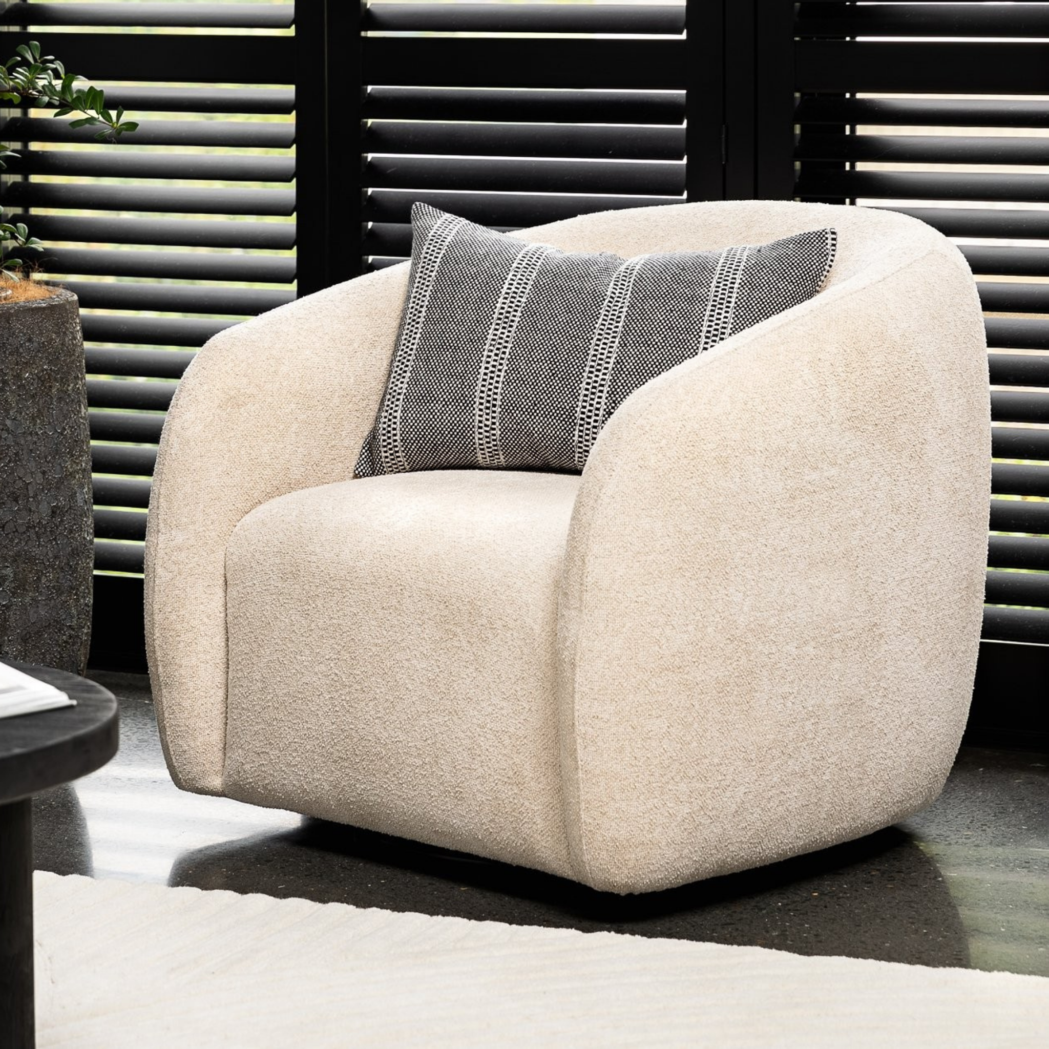Max Swivel Armchair - Natural