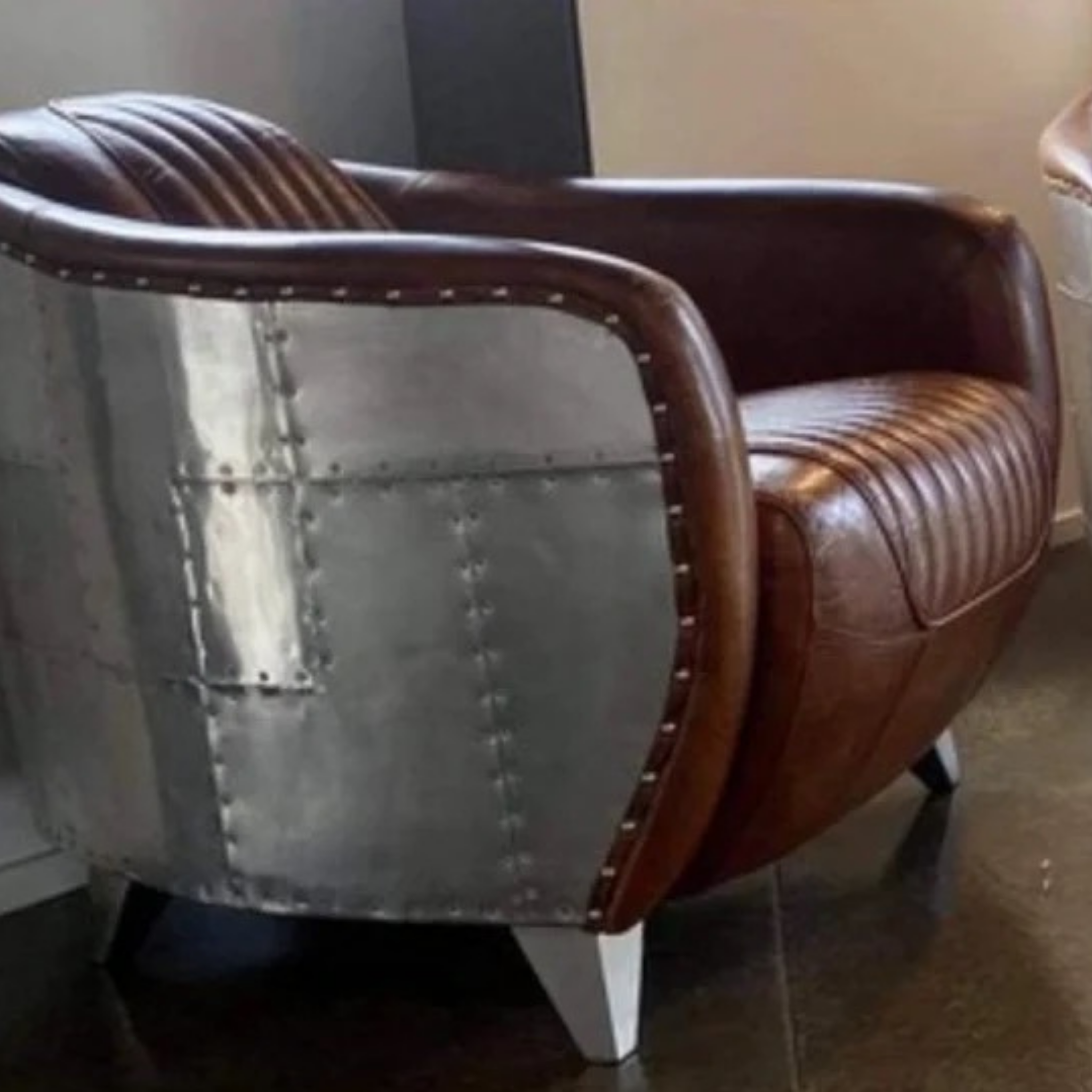 Mustang Leather Armchair - Cigar brown