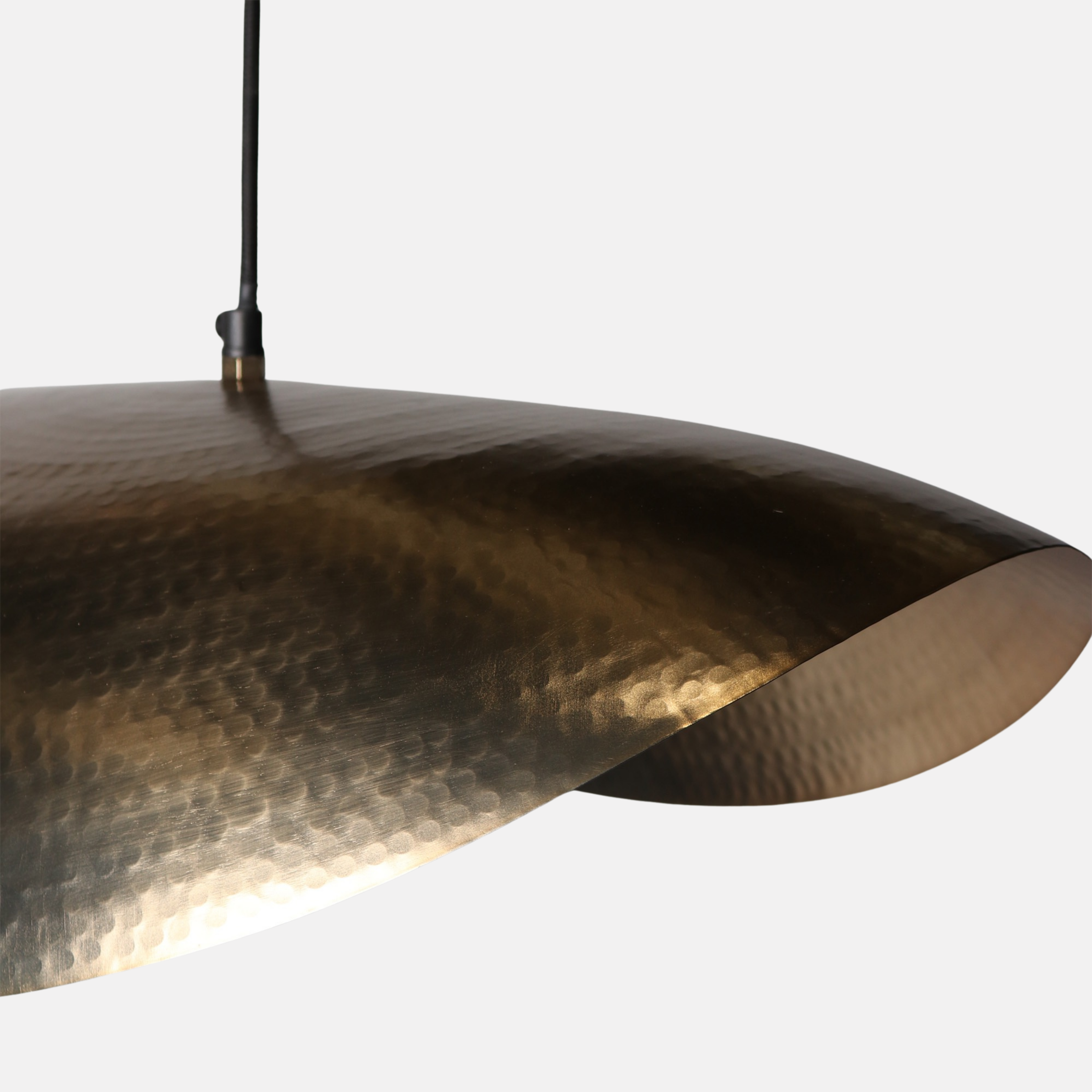 Geri Pendant Medium - Brass