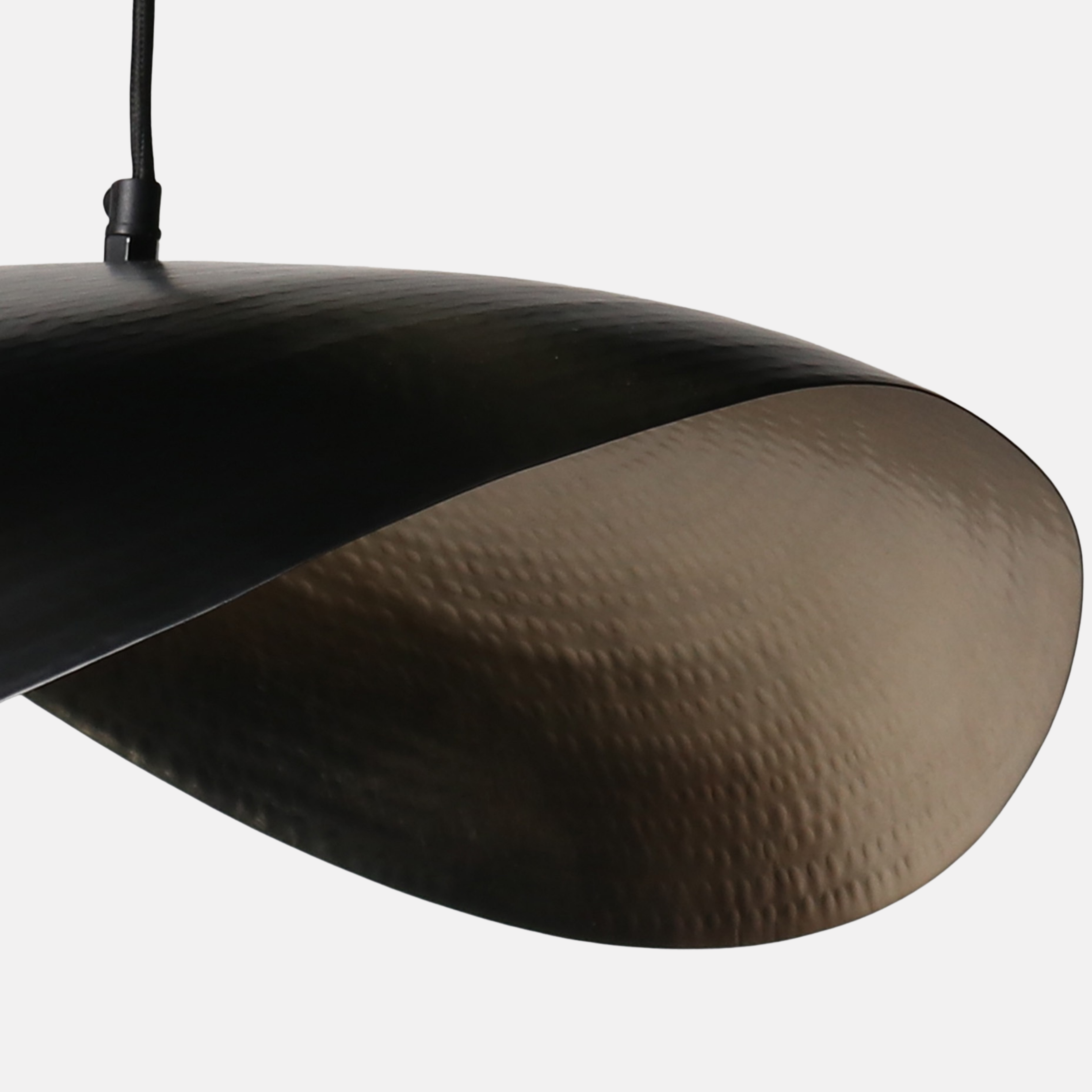 Geri Pendant Medium - Black/Brass