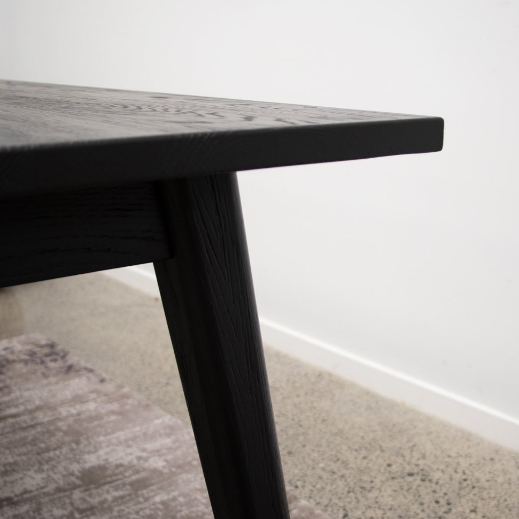 Vaasa Bench - Matte Black Oak
