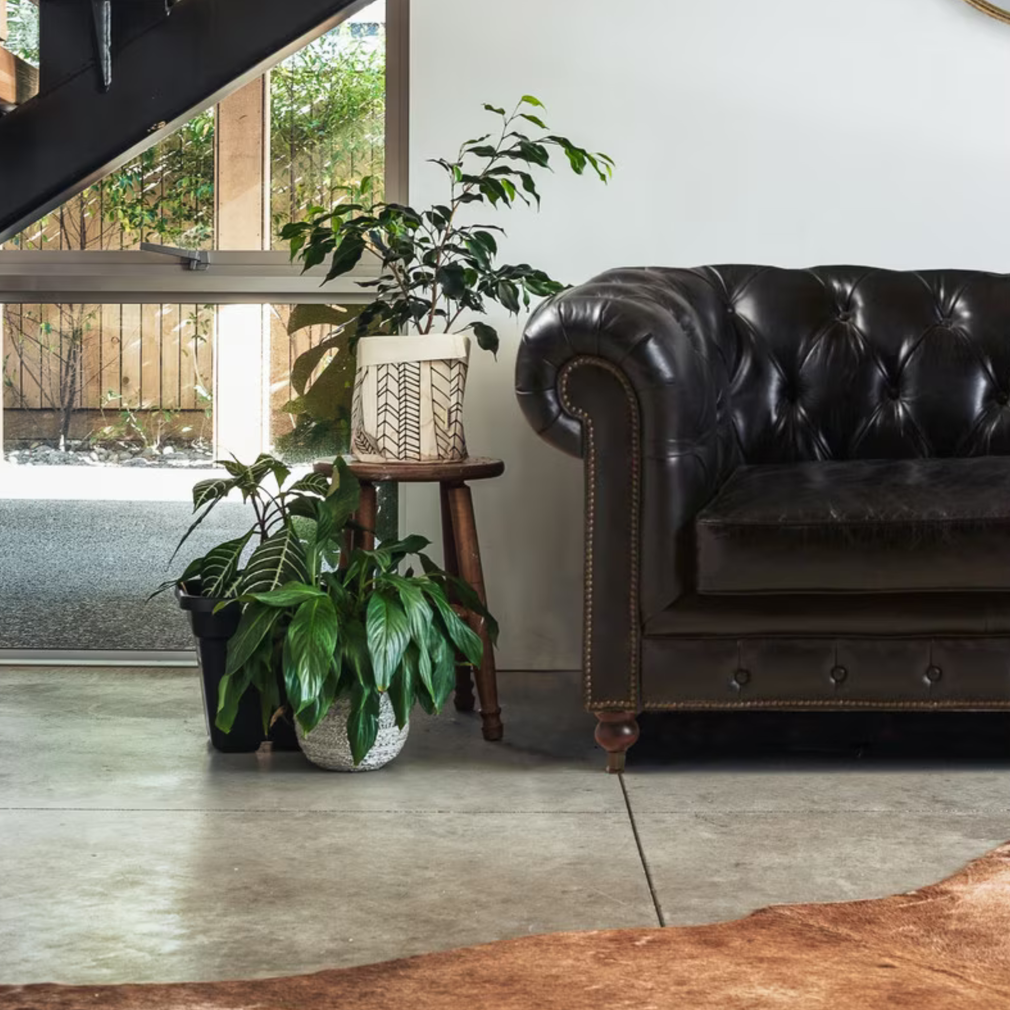 Grange Chesterfield Leather Sofa - Black