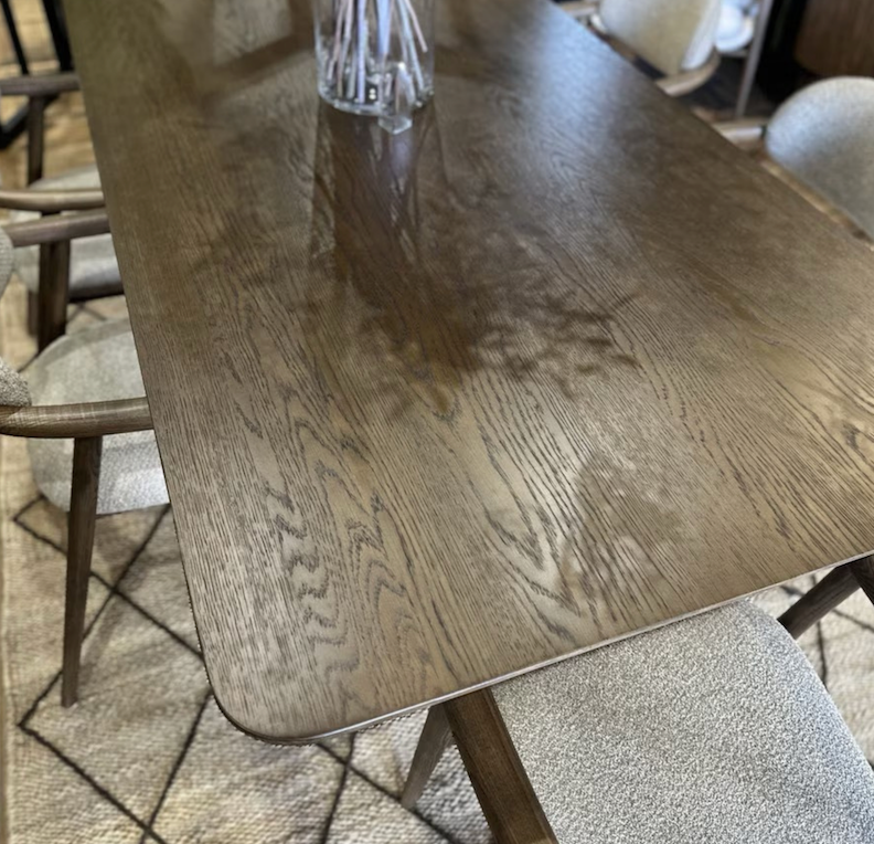 Maine Dining Table