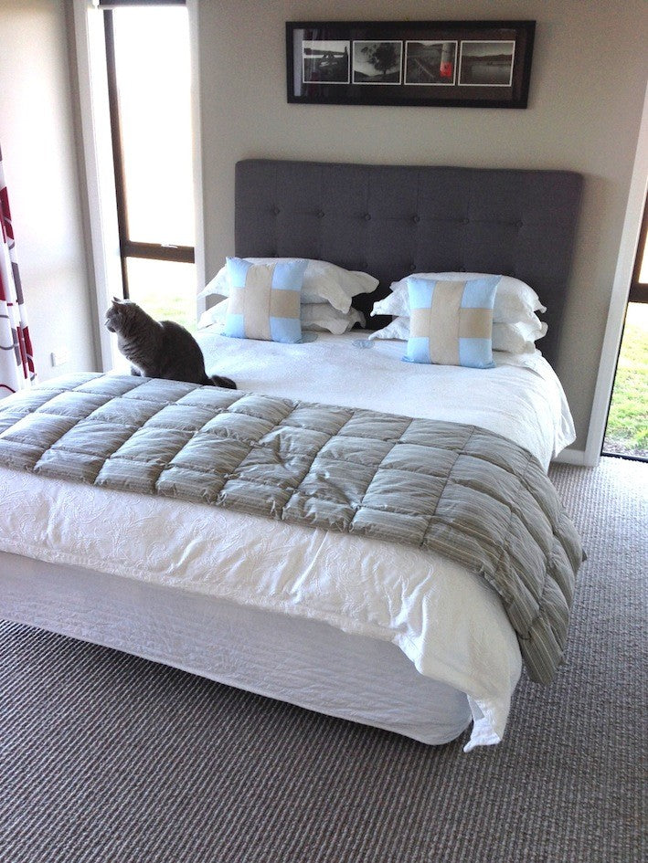 Charley Bed Head Grey Queen