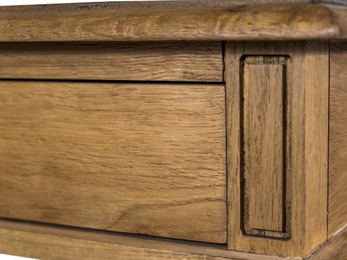 Villa Oak Bedside