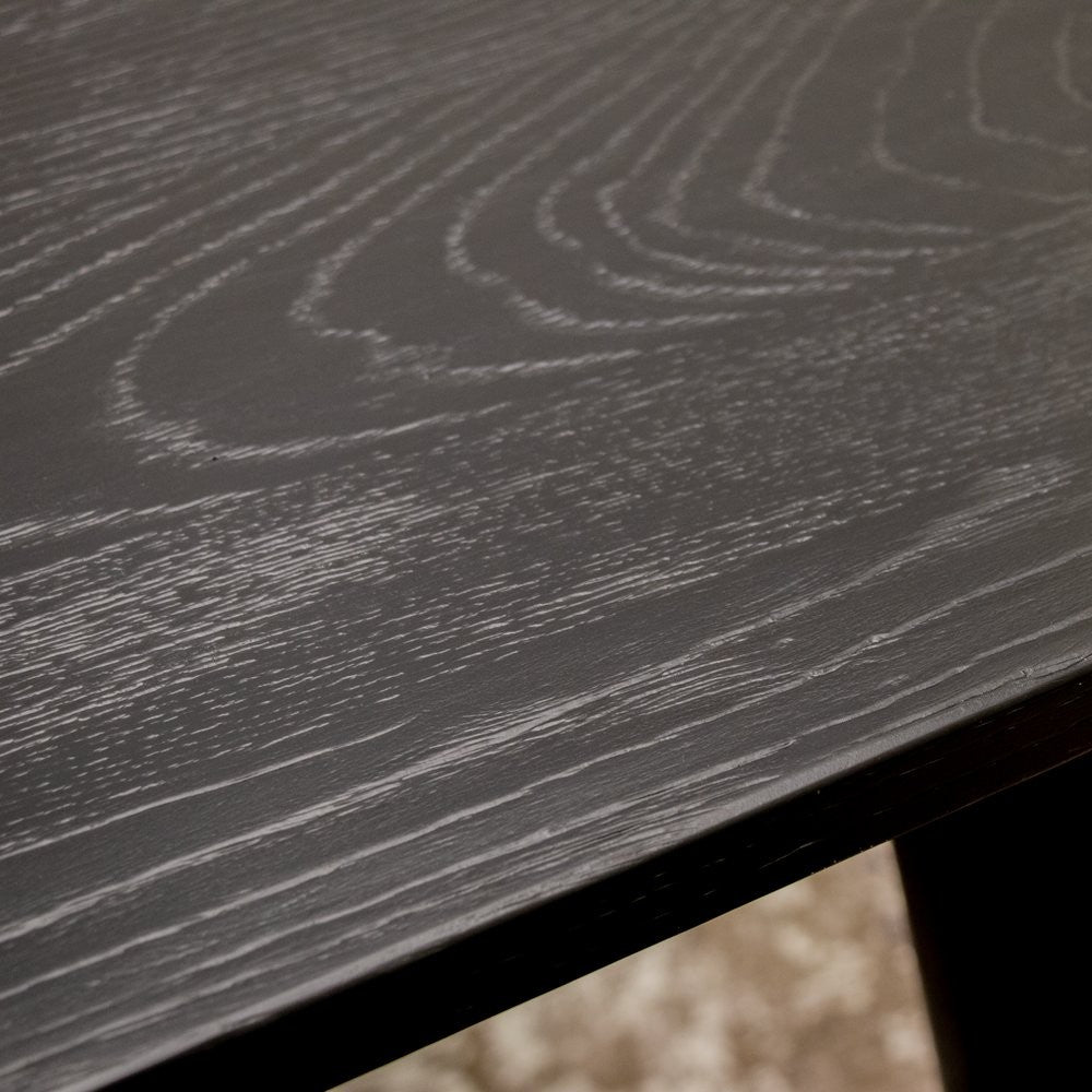 Vaasa Round Table - Matte Black Oak