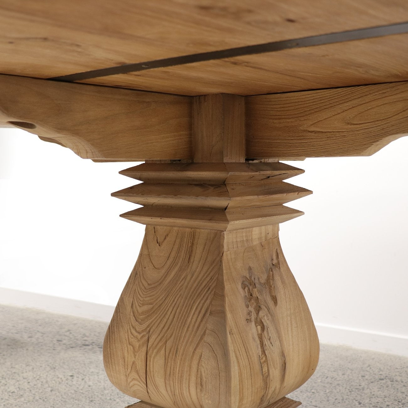 4675 4676 Mulhouse Round Elm Dining Table Close1