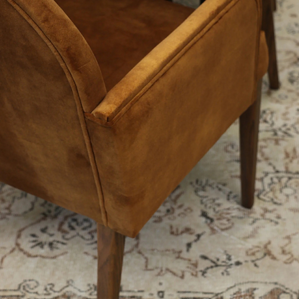 Costa Carver Armchair – Cognac Velvet