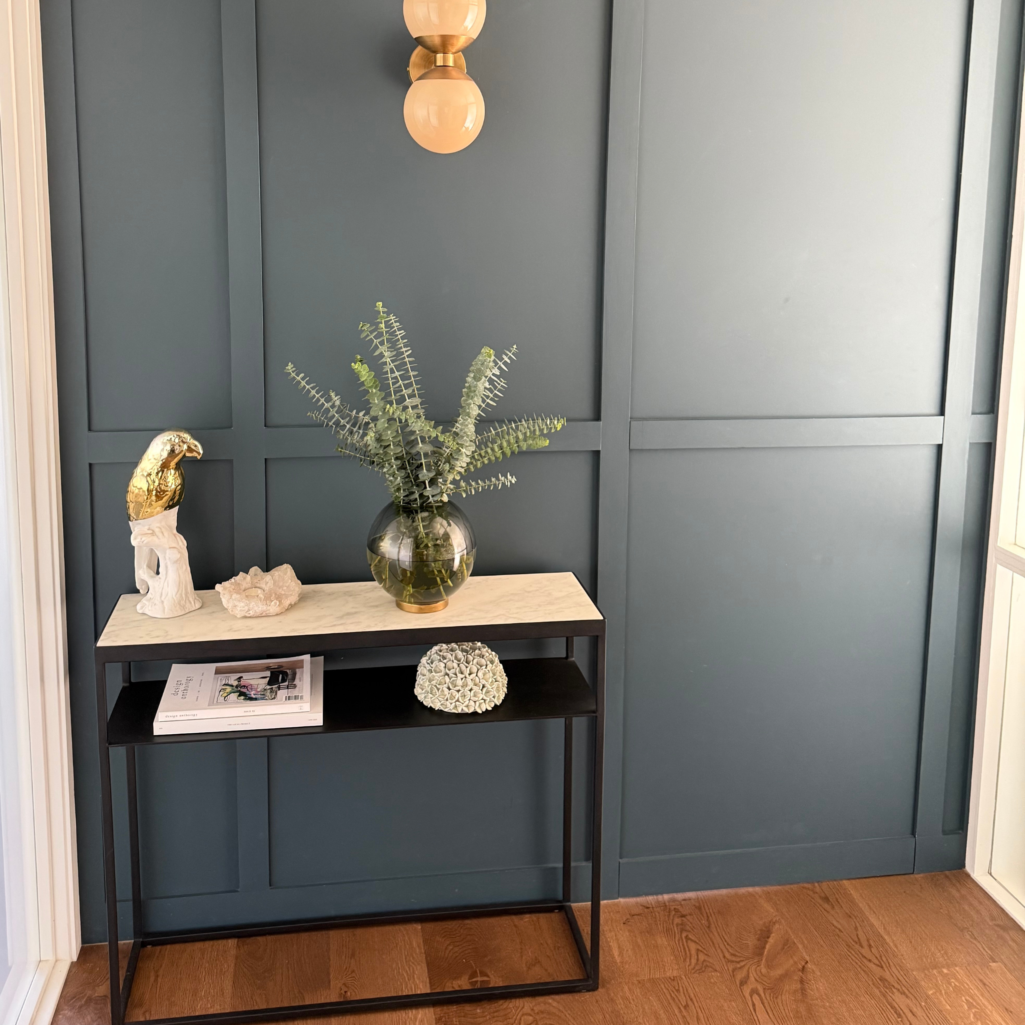 Elle Slim Console