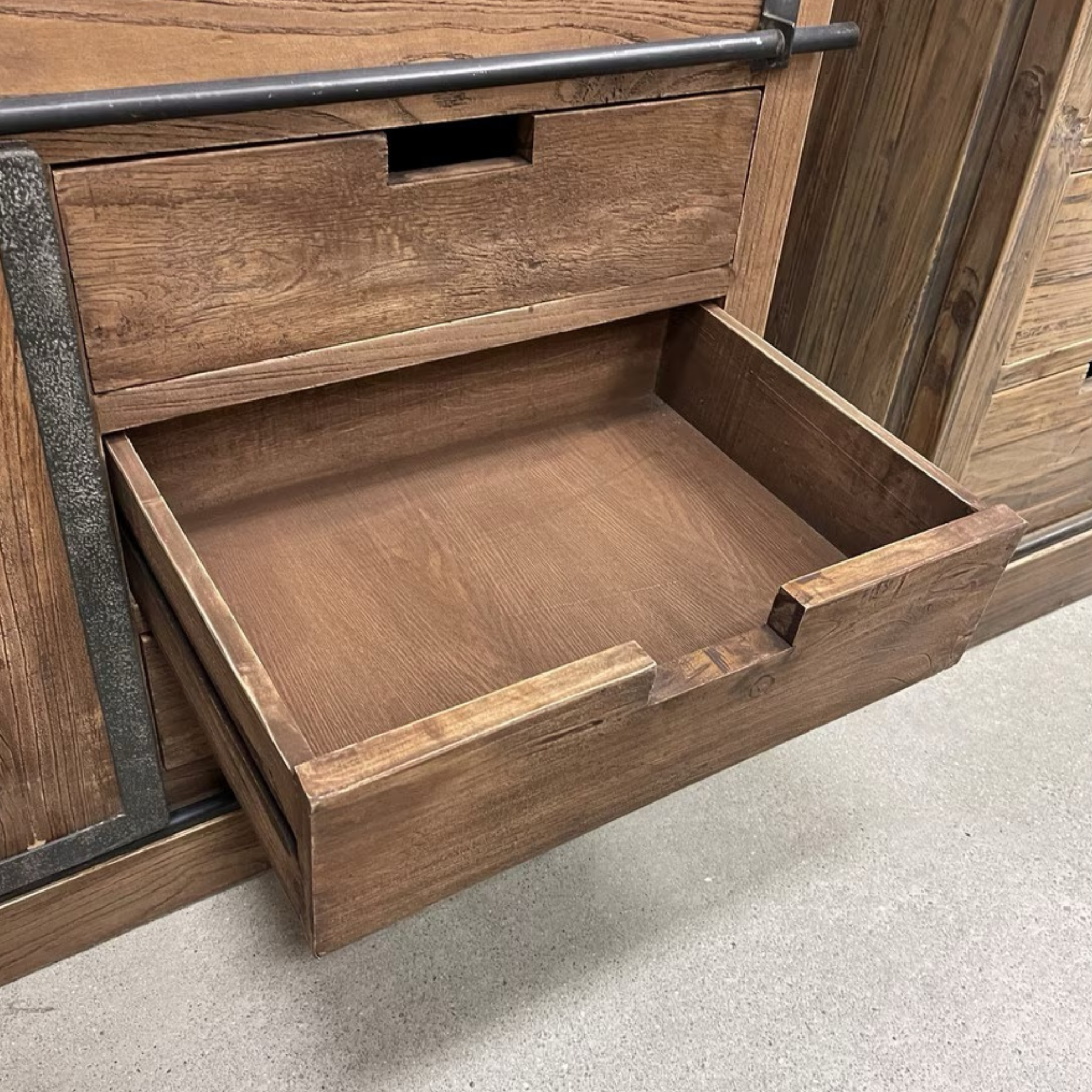 LEONARD DISPLAY CABINET