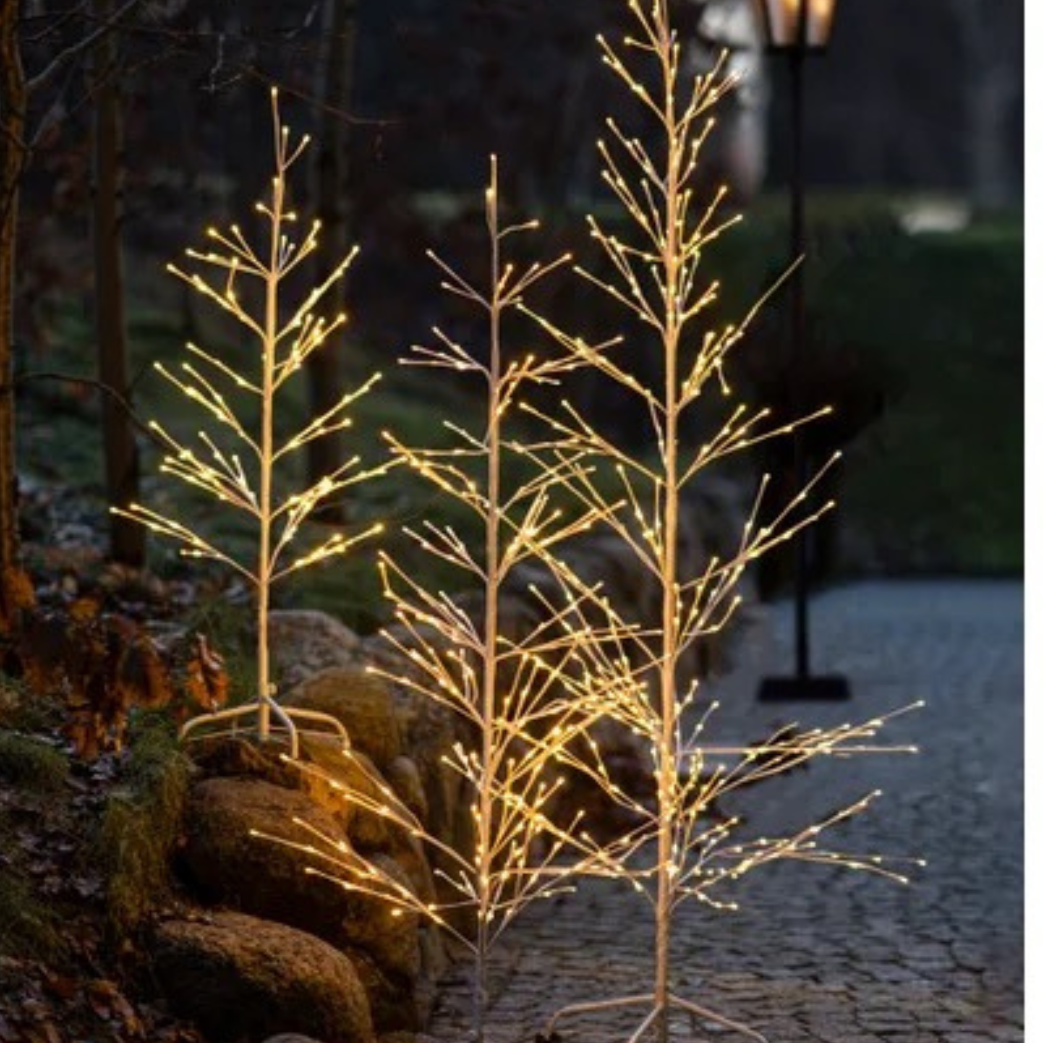 Issac White Wire Christmas Tree