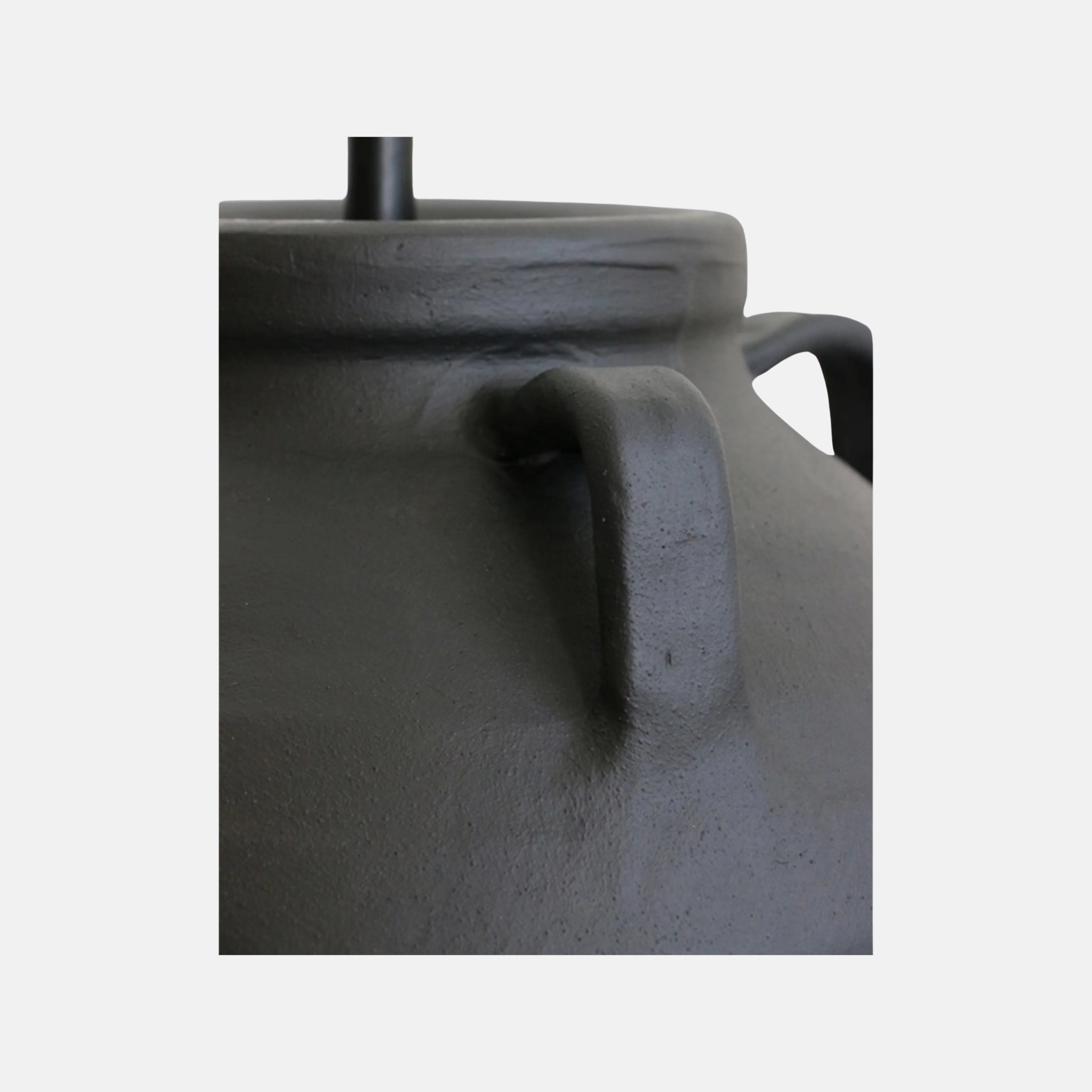 Ironsand Urn Lamp