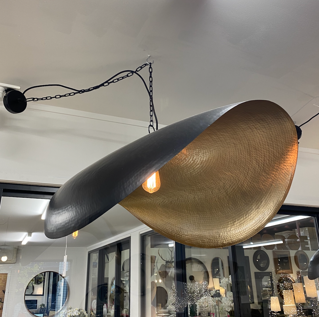 Geri Pendant Large - Black/Brass